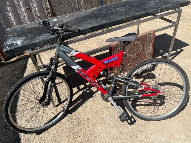 Bicicleta Jaguar Roja y Gris