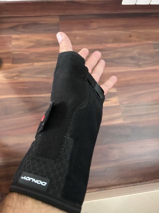 Muñequera Izquierda Donjoy Talla L