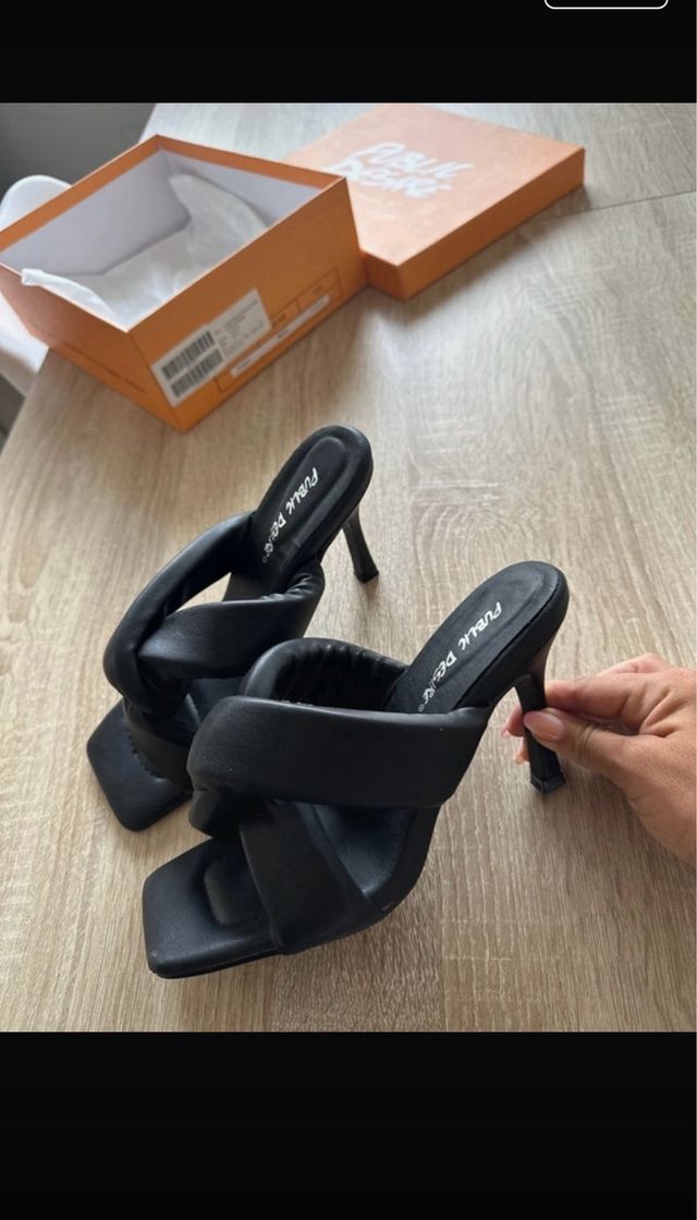 Sandalias de tacón negras