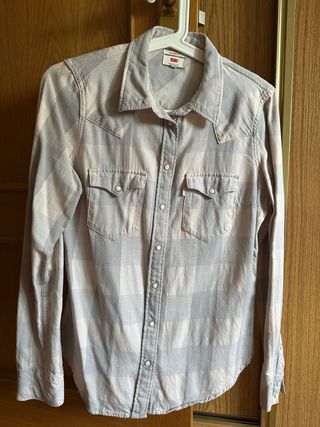 Camisa Levi's Mujer Gris