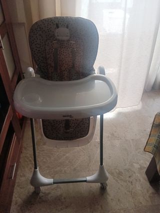 Trona de bebé con estampado divertido