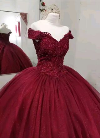 Vestido de Quinceañera burdeos 