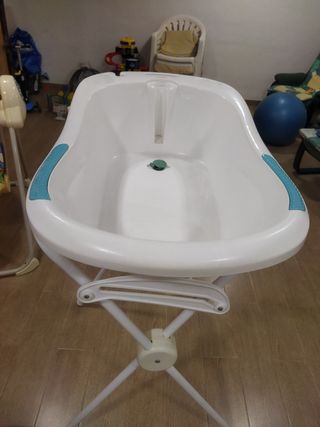 Bañera para bebé con patas