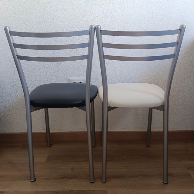URGE Lote 2 sillas metal negro y bla