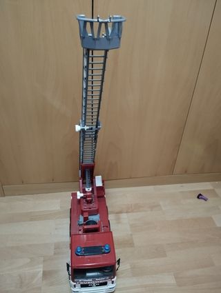 Camión Bomberos Bruder con Escalera