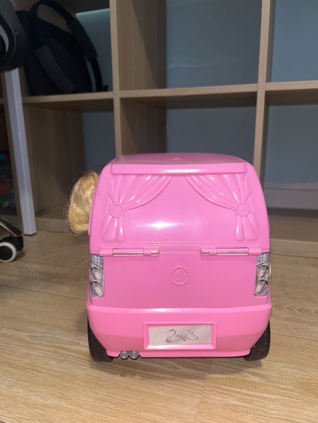 Limusina Barbie Rosa con Muñecas