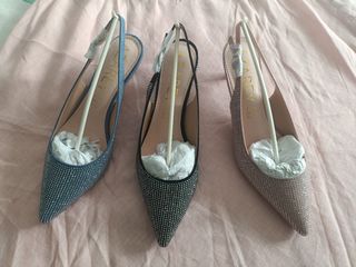 Zapatos destalonado Azarey con pedrería