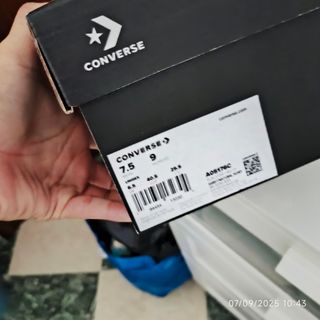 Converse sin estrenar color crema.
