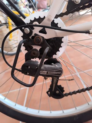 Bicicleta Paseo Discovery Adventures Blanca