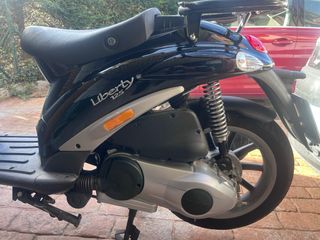 Moto Liberty 125 Negra