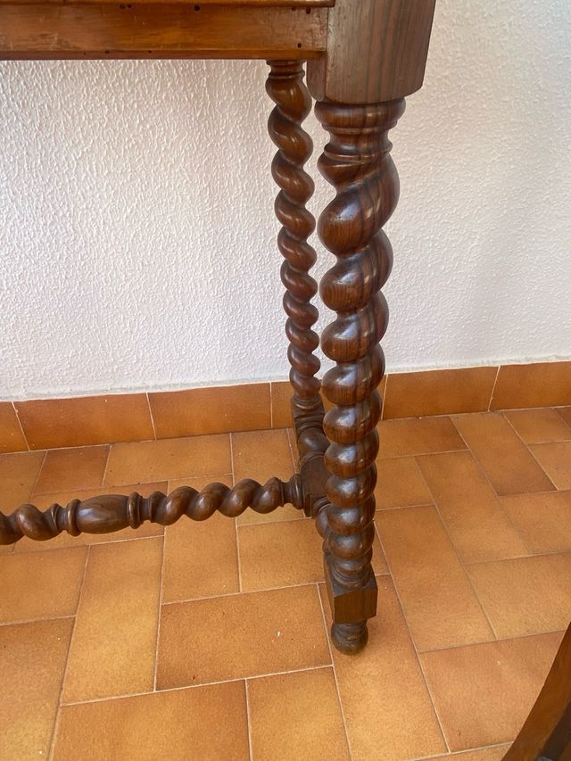 Mesa y espejo antiguo Mallorquín muy bonitos