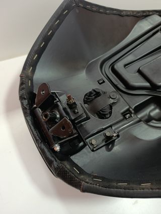 Asiento Arilia SRV 850