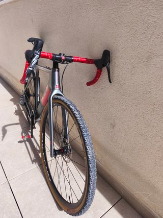 Bicicleta Gravel carbono 3T Exploro