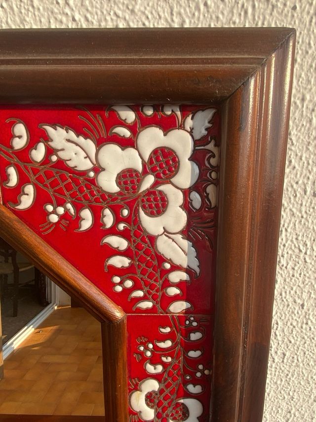 Espejo con Marco de Baldosas Rojas y Flores