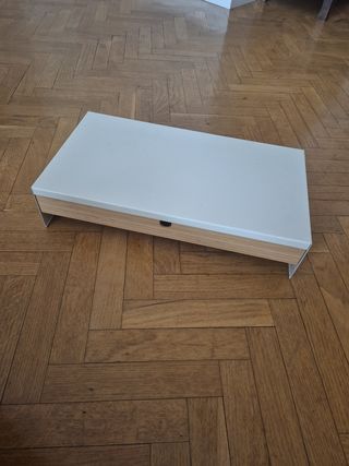 Mueblecito bajo para ordenador