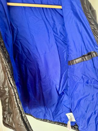 Abrigo Quechua Negro con Capucha