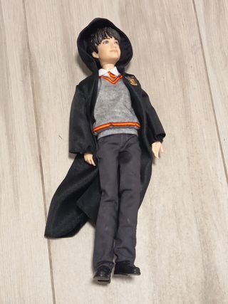 Muñeco Harry Potter con Túnica y Uniforme