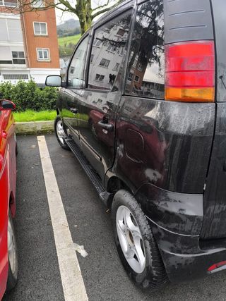 Mahindra XUV 500 2016
