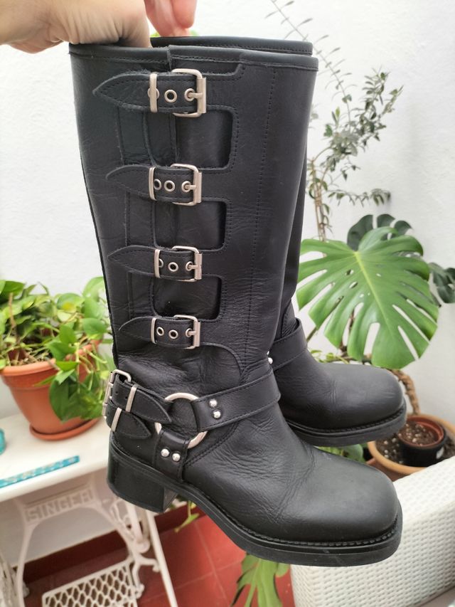 Botas piel negras hebillas talla 35