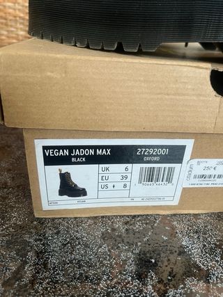 Botas Dr. Martens Vegan Jadon Max Negras nuevas 