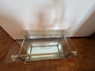 Mesa de salón cristal y metal dorado