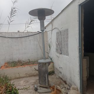 Estufa de terraza gris metálica