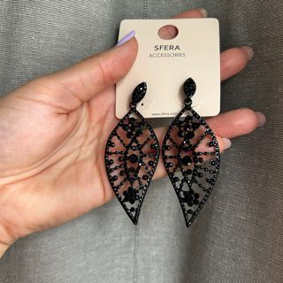 Pendientes Sfera negros con forma de hoja