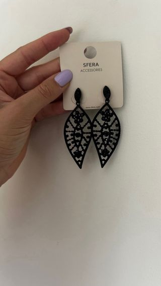 Pendientes Sfera negros con forma de hoja