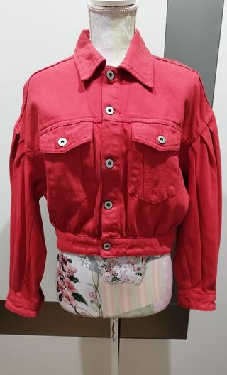 Cazadora denim cropped. H&M Trend Collection.