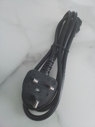 Cable de alimentación con enchufe inglés