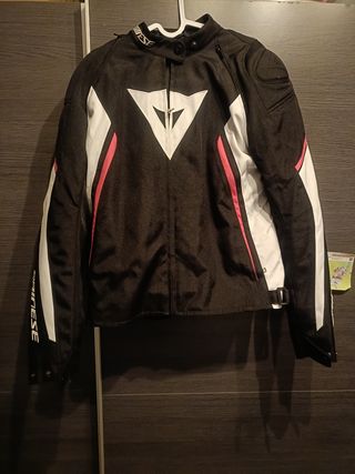 Chaqueta Dainese Talla 46 con Forro Invierno