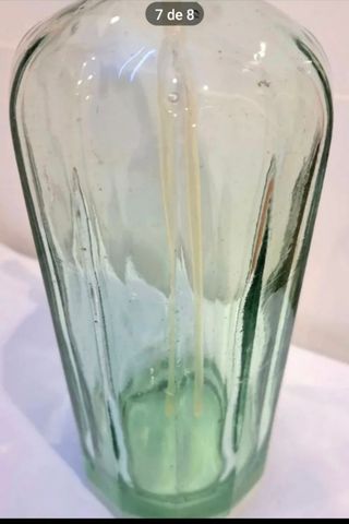 Sifón antiguo de vidrio verde