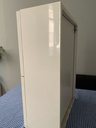 Armario de baño blanco