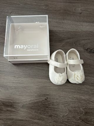 Zapatos Mayoral niña blancos
