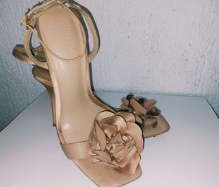 Zapatos de tacón Rita Ora Beige