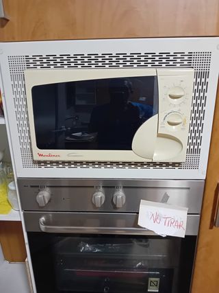 MICROONDAS COMO NUEVO MOULINEX, CARTAGENA