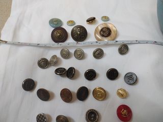 Bottoni vintage vari con logo 