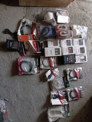 Confezione di cavi, circa 50 unità (HDMI, antenna, telefono)