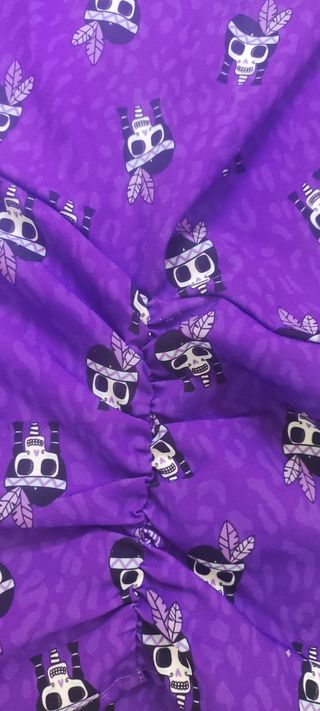 Falda  "Aire retro"
Estampada Calaveras Morada