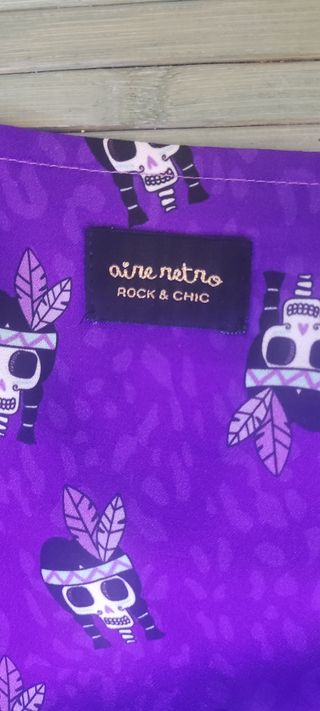 Falda  "Aire retro"
Estampada Calaveras Morada