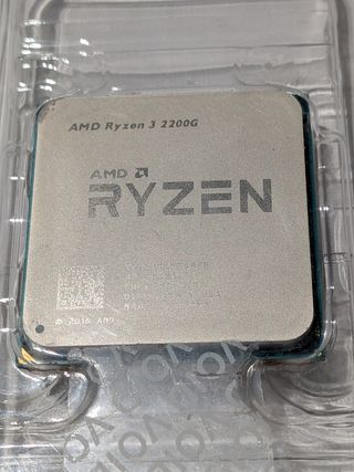 Procesador Ryzen 3 2200G + Disipador
