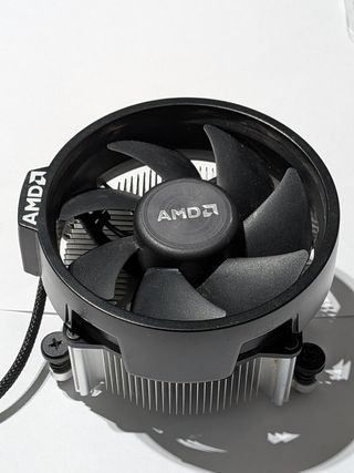 Procesador Ryzen 3 2200G + Disipador