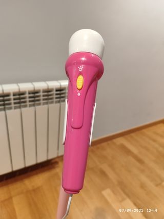 Micrófono infantil con soporte y luces