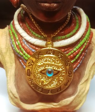Collar Ojo de Horus Antiguo Egipto Dorado