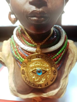 Collar Ojo de Horus Antiguo Egipto Dorado