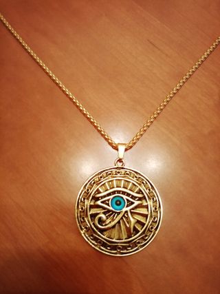 Amuleto Ojo de Horus Protector Dorado