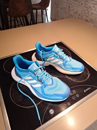 Zapatillas Adidas Azul y Blanco