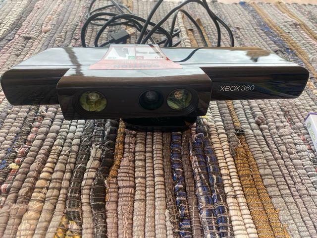 Kinect Xbox 360 + Kinect Sports + lupa para kinect