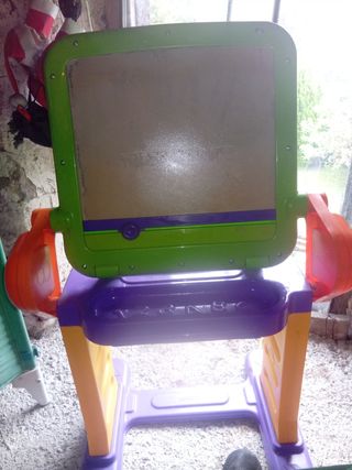 Mesa de juguete infantil