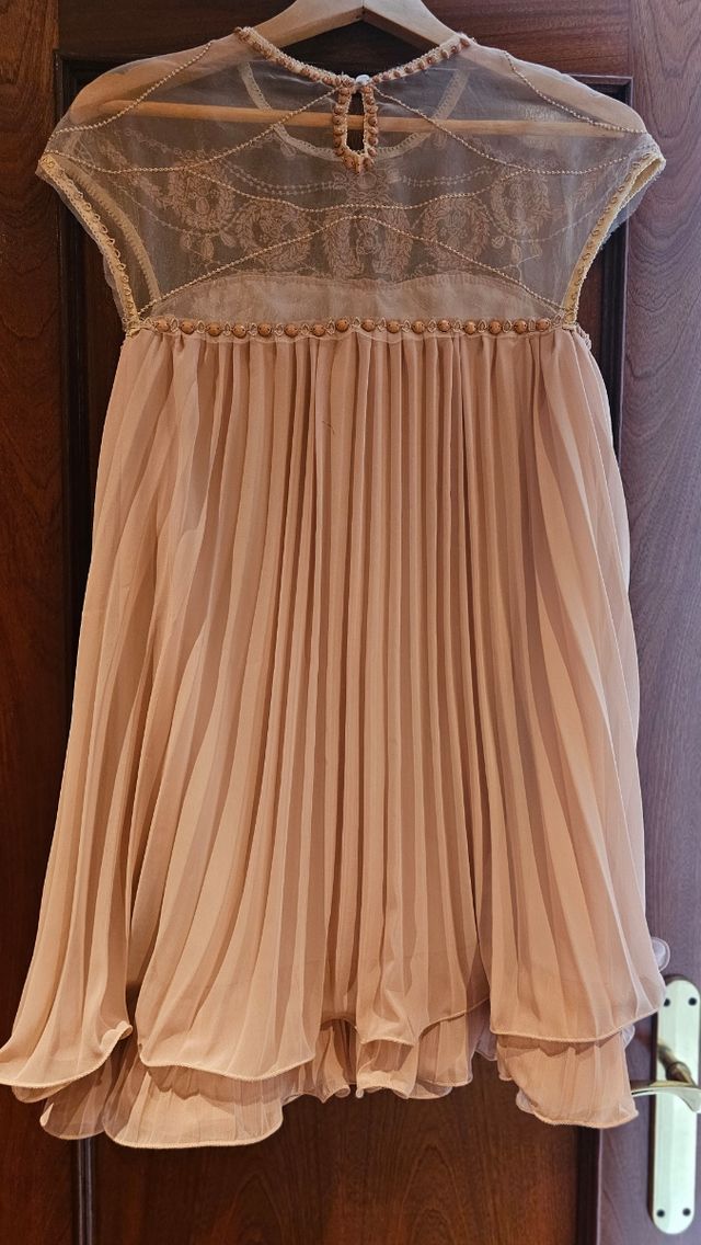 Vestido Beige  con Pedrería
